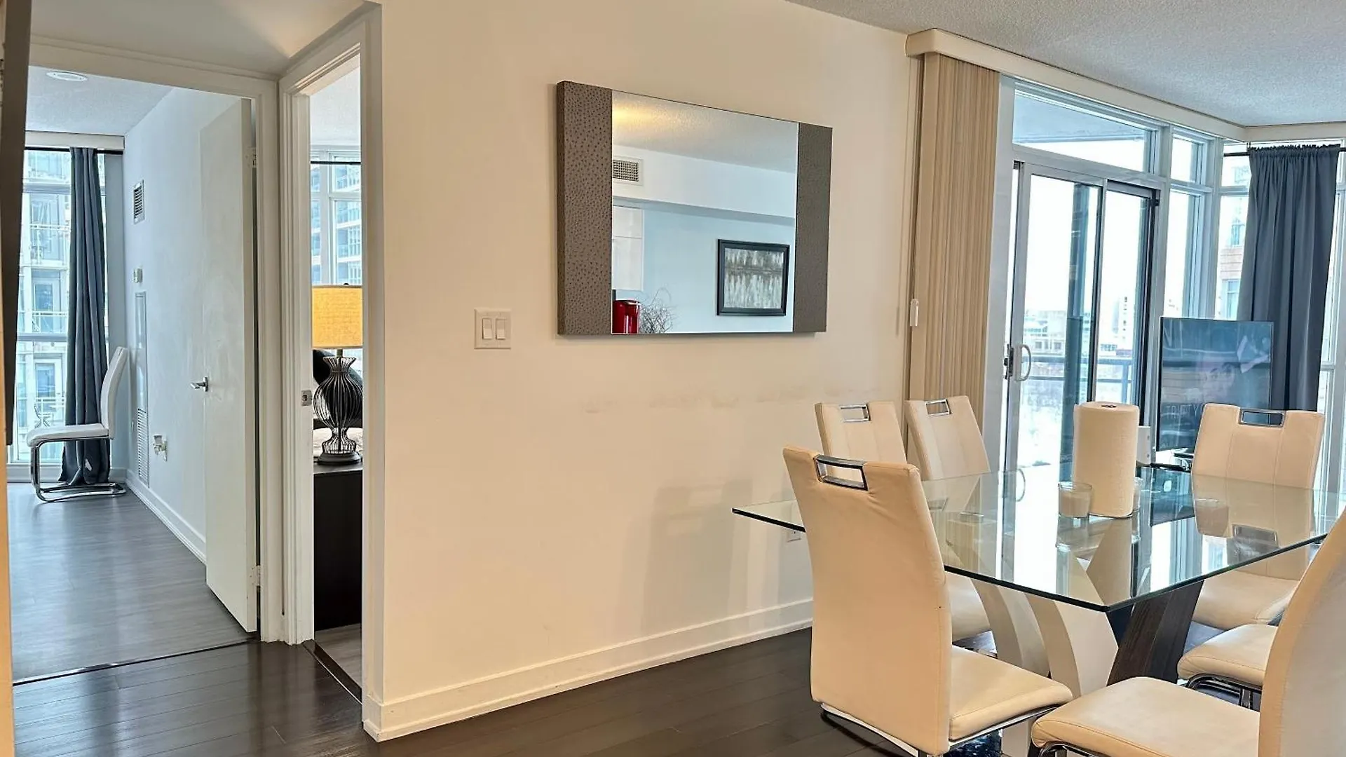 City Lake 2 Storey Condo 토론토