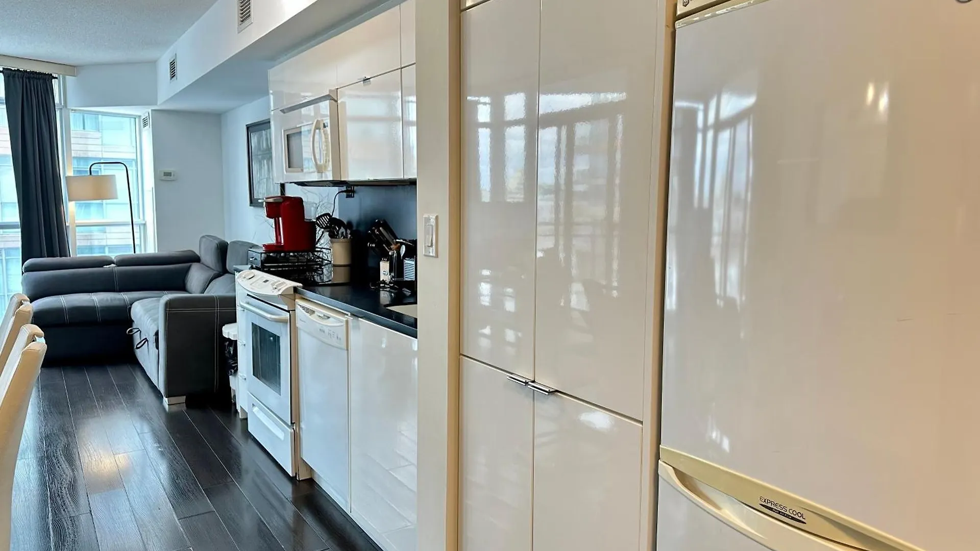 City Lake 2 Storey Condo 토론토 0*,  캐나다