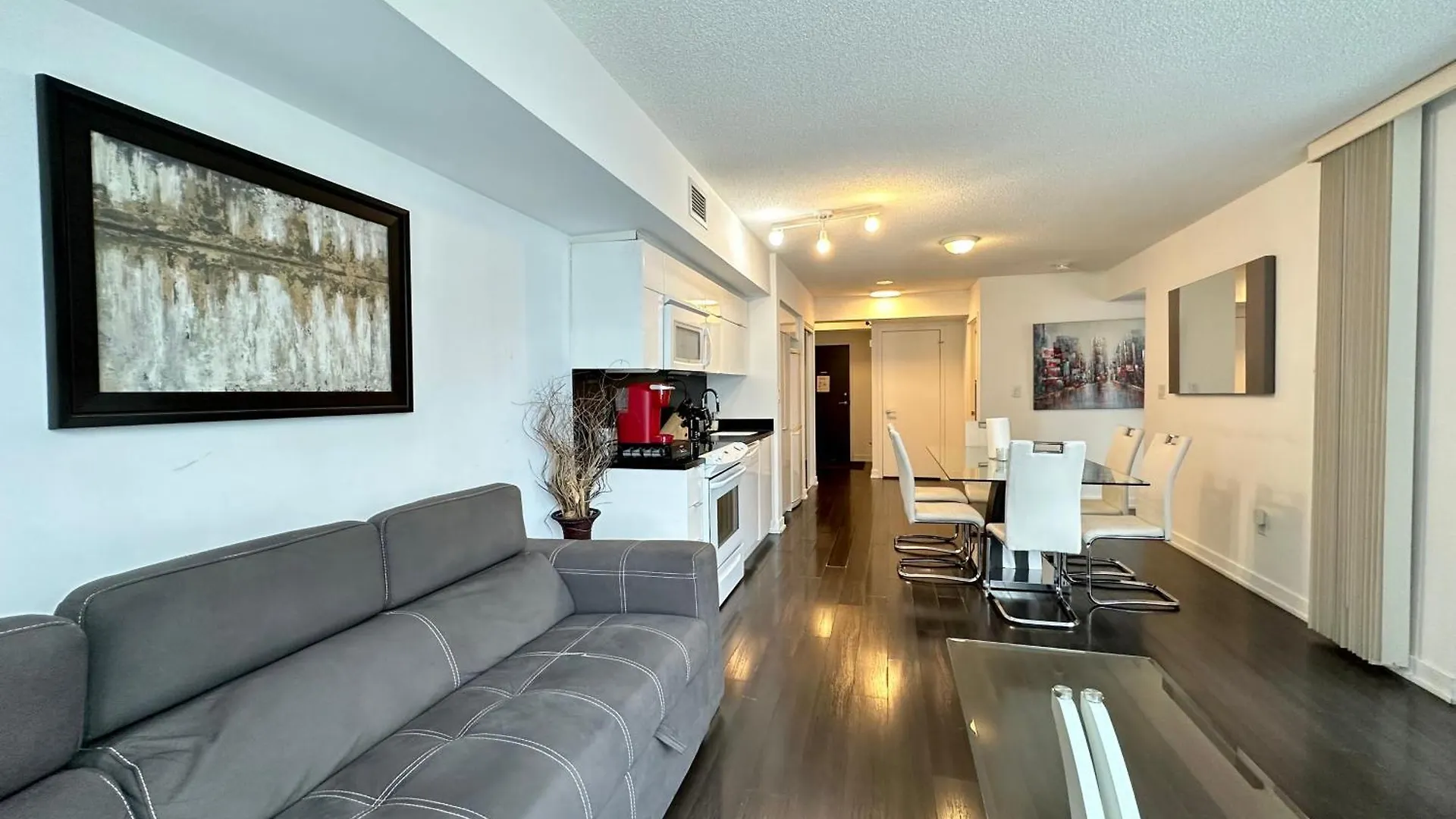 City Lake 2 Storey Condo 토론토